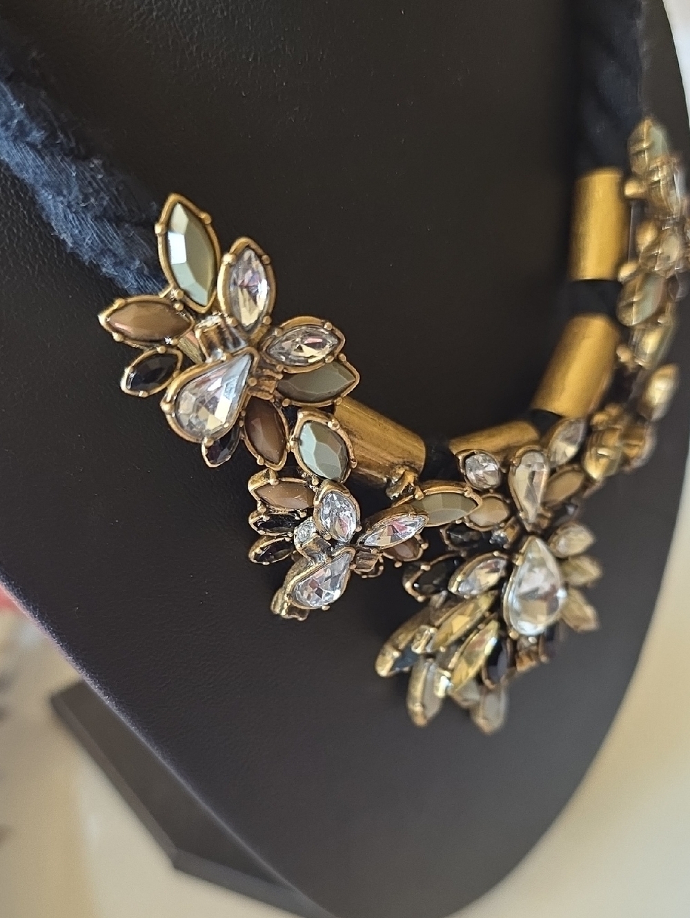 Ann Taylor Cluster Leafs and Cord Statement Style Brass and Lucite Pendans